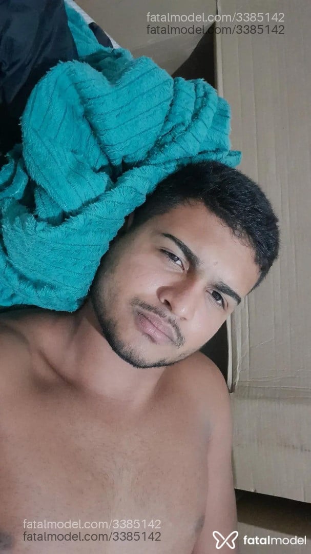 Acompanhante homem morena (o) de olhos pretos em Taboão da Serra - Henrique
