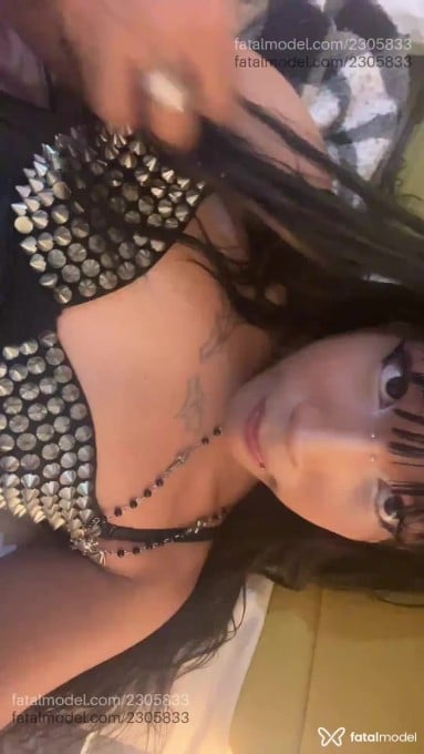 Acompanhante mulher trans morena (o) de olhos castanhos - Ysabelle Acompanhante mulher trans morena (o) de olhos castanhos - Ysabelle