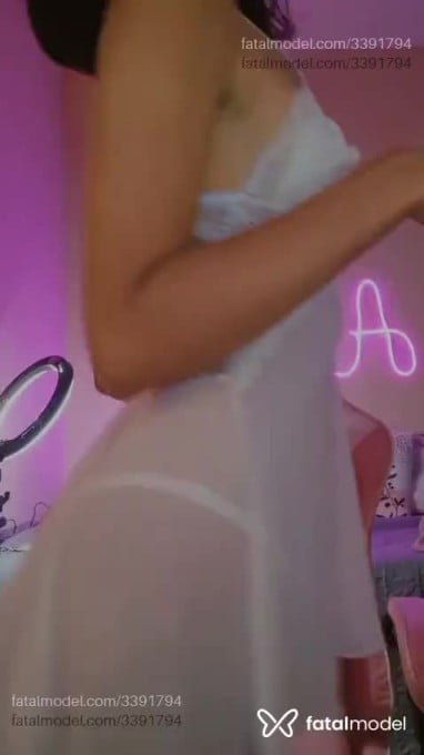 Acompanhante mulher morena (o) de olhos castanhos em Virtual Acompanhante mulher morena (o) de olhos castanhos em Virtual - Ártemis