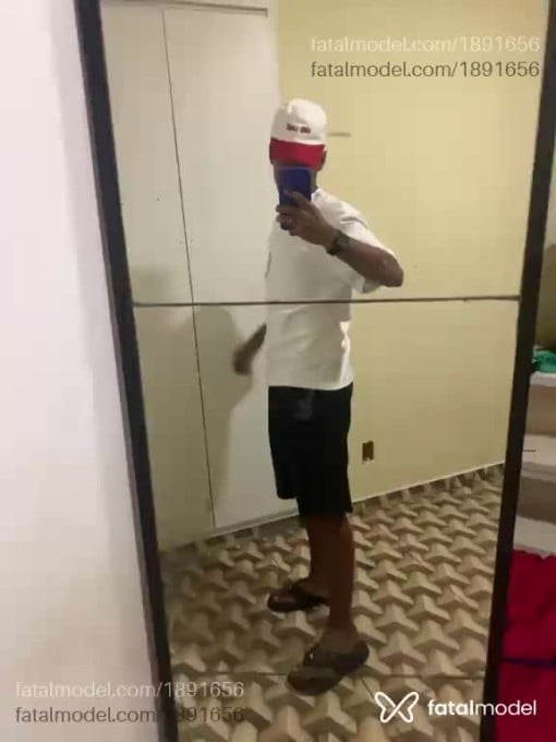 Acompanhante homem com cabelo castanho de olhos castanhos - Pablo