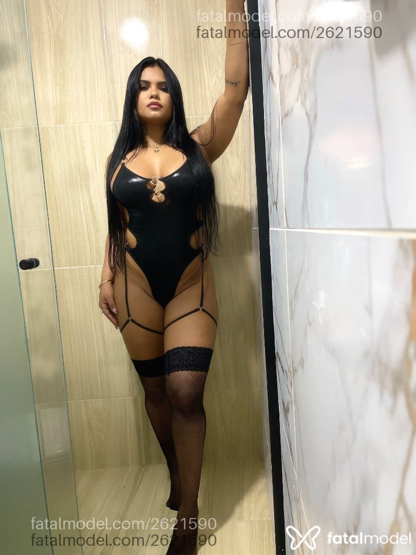 Acompanhante mulher morena (o) de olhos pretos - Melissa Lins