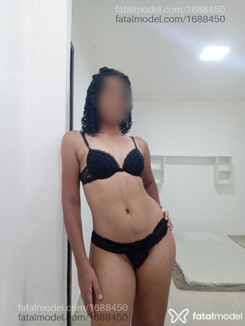 Acompanhante mulher morena (o) de olhos pretos - Natasha Acompanhante mulher morena (o) de olhos pretos - Natasha