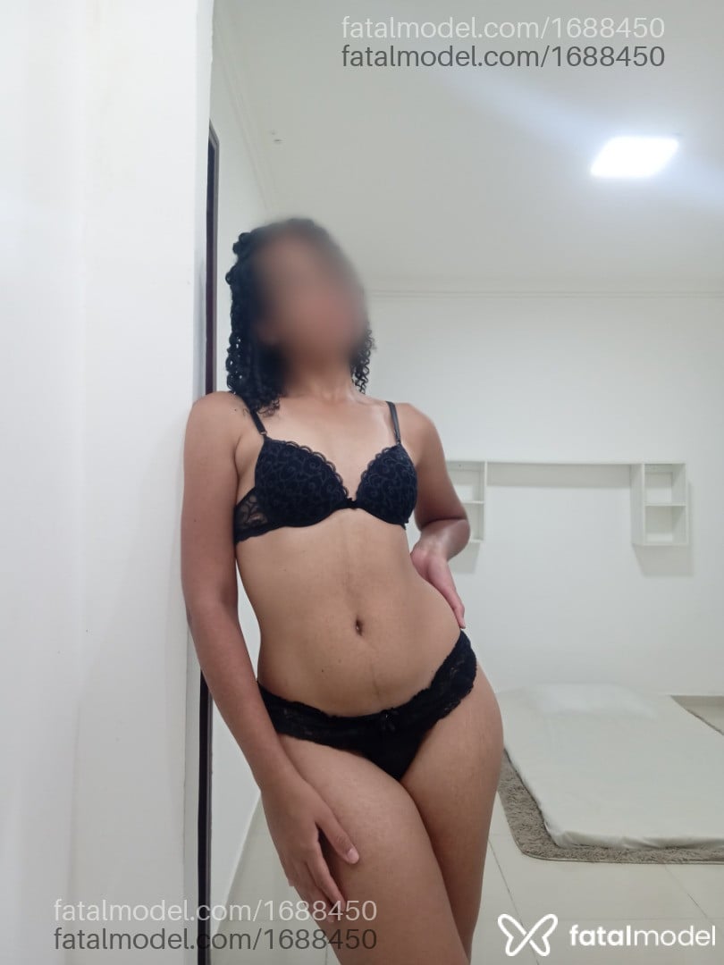 Acompanhante mulher morena (o) de olhos pretos - Natasha Acompanhante mulher morena (o) de olhos pretos - Natasha