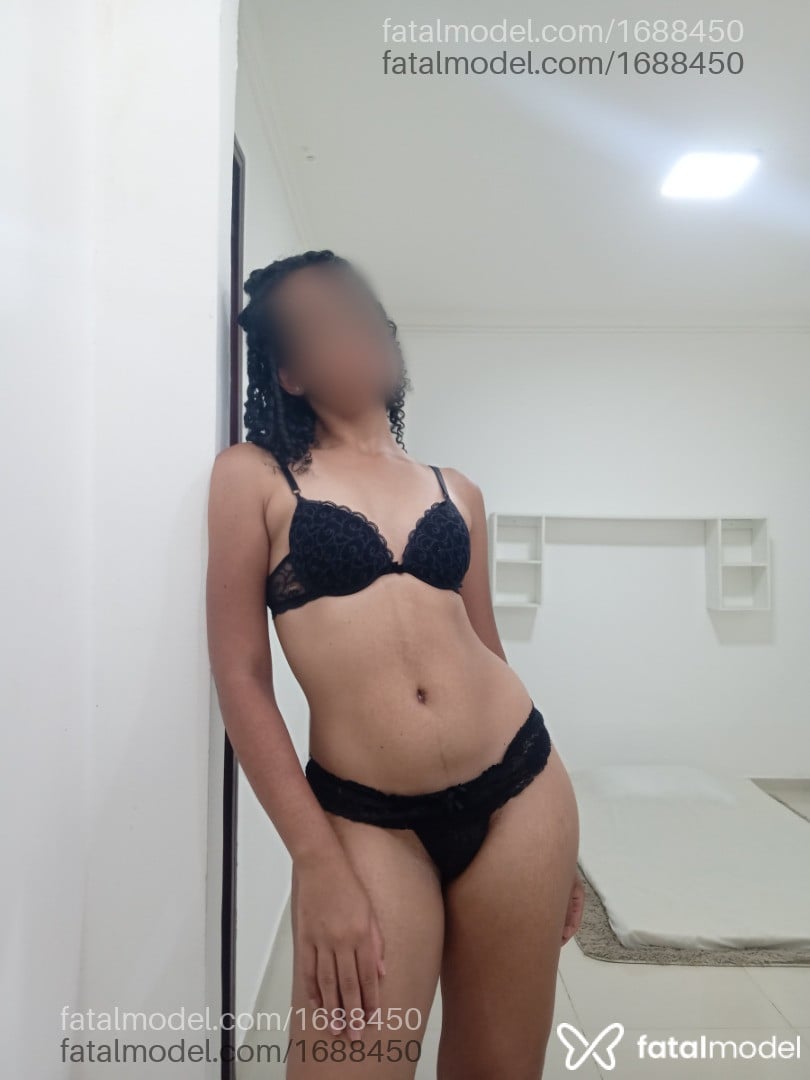 Acompanhante mulher morena (o) de olhos pretos - Natasha Acompanhante mulher morena (o) de olhos pretos - Natasha
