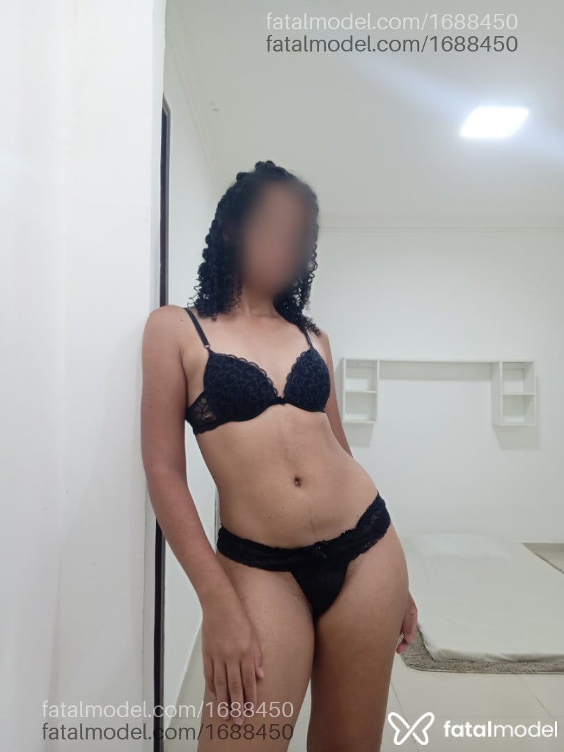 Acompanhante mulher morena (o) de olhos pretos - Natasha Acompanhante mulher morena (o) de olhos pretos - Natasha