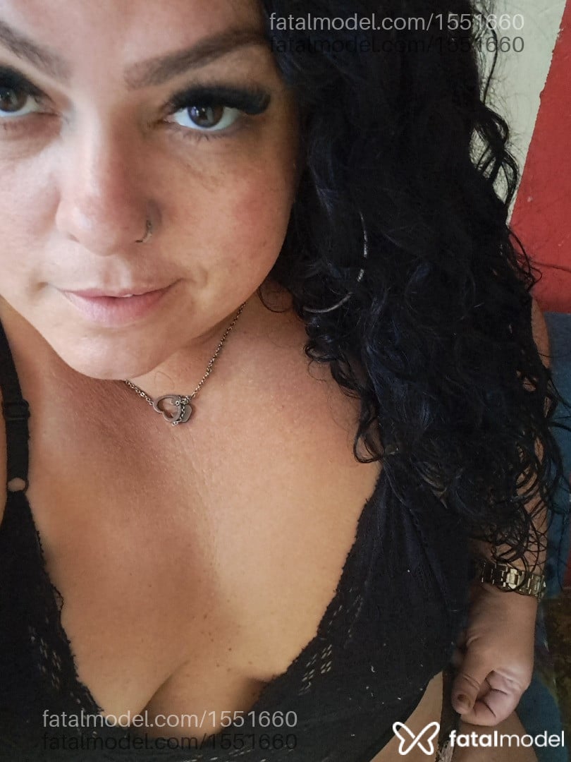 Acompanhante mulher morena (o) de olhos mel em Juiz de Fora - TINA BORGES