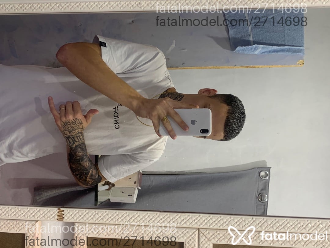 Acompanhante homem com cabelo castanho de olhos castanhos em Porto Alegre Acompanhante homem com cabelo castanho de olhos castanhos em Porto Alegre - Amaralzinho