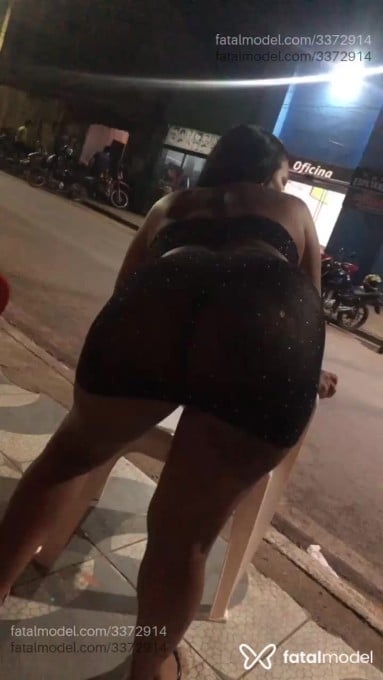 Acompanhante mulher morena (o) de olhos pretos - Sophia