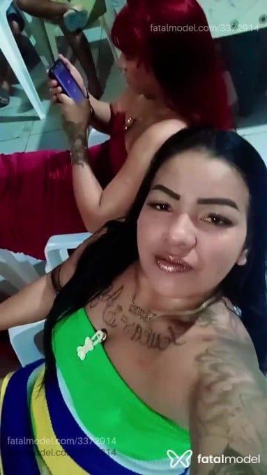 Acompanhante mulher morena (o) de olhos pretos - Sophia