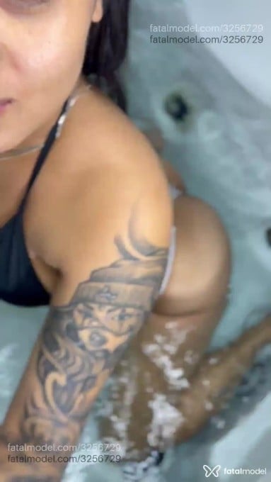 Acompanhante mulher morena (o) de olhos castanhos em João Monlevade - Melissa