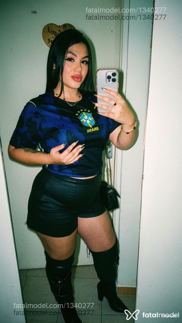 Acompanhante mulher com cabelo castanho de olhos castanhos em Limeira - Gabriella Ribeiro