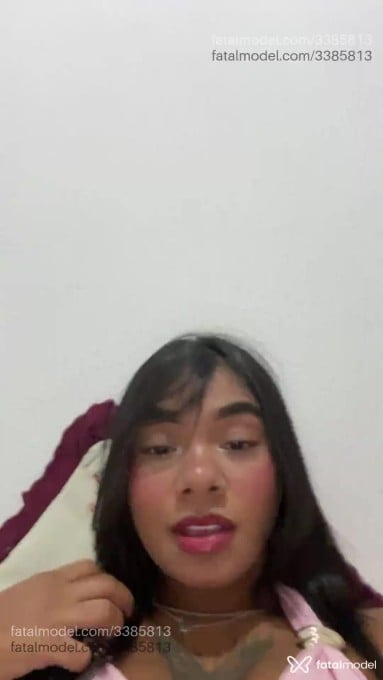 Acompanhante mulher morena (o) de olhos castanhos - Mirella Fernandes Acompanhante mulher morena (o) de olhos castanhos - Mirella Fernandes