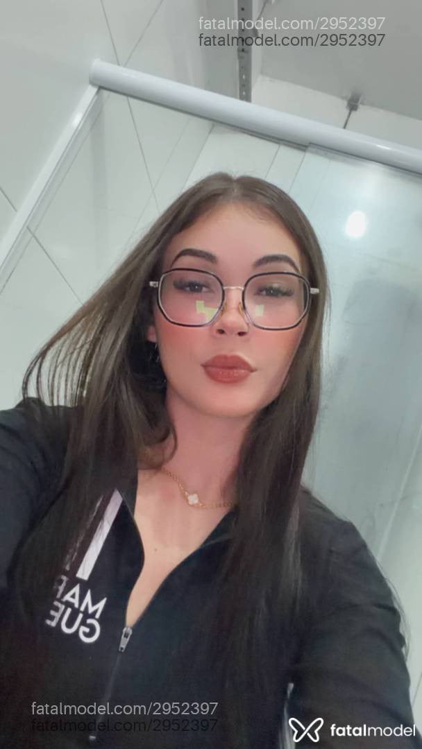 Acompanhante mulher morena (o) de olhos mel em Florianópolis - Gabriele Gutierrez
