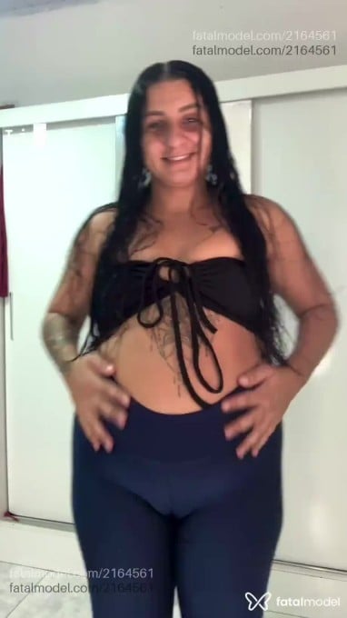 Acompanhante mulher com cabelo castanho de olhos castanhos - Tokio blooming