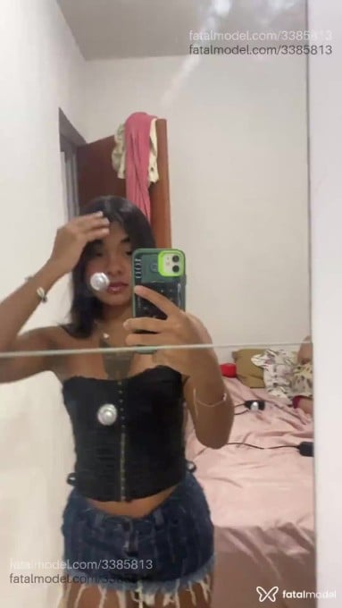 Acompanhante mulher morena (o) de olhos castanhos - Mirella Fernandes Acompanhante mulher morena (o) de olhos castanhos - Mirella Fernandes