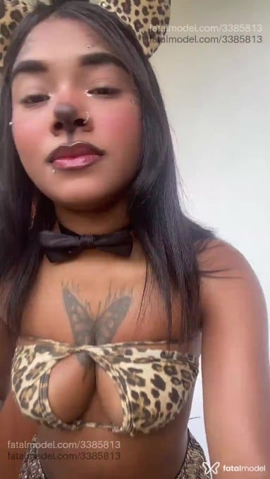 Acompanhante mulher morena (o) de olhos castanhos - Mirella Fernandes Acompanhante mulher morena (o) de olhos castanhos - Mirella Fernandes