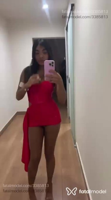 Acompanhante mulher morena (o) de olhos castanhos - Mirella Fernandes Acompanhante mulher morena (o) de olhos castanhos - Mirella Fernandes