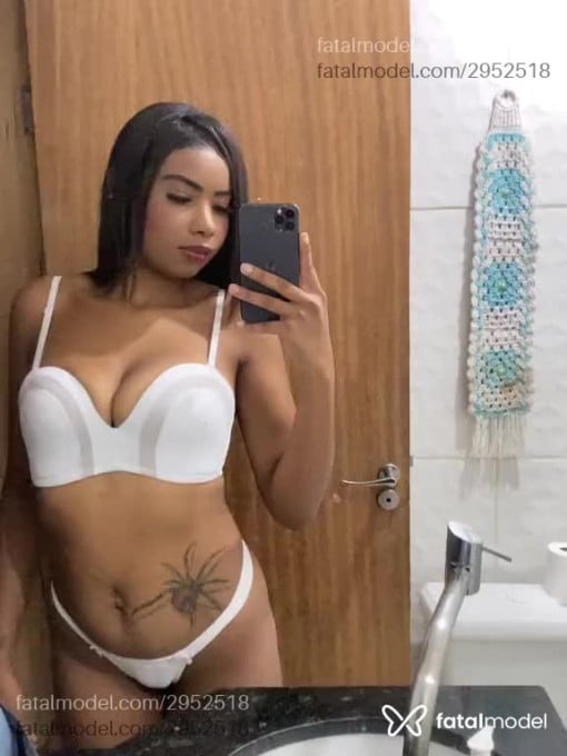 Acompanhante mulher com cabelo castanho de olhos pretos - Morenah Acompanhante mulher com cabelo castanho de olhos pretos - Morenah