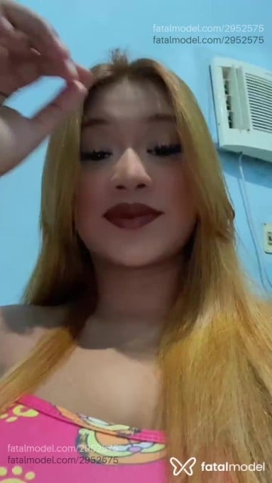 Acompanhante mulher com cabelo colorido de olhos pretos em Porto Velho - Aryanna