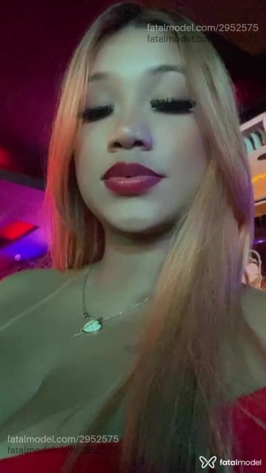 Acompanhante mulher com cabelo colorido de olhos pretos em Porto Velho - Aryanna