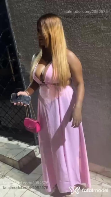 Acompanhante mulher com cabelo colorido de olhos pretos em Porto Velho - Aryanna