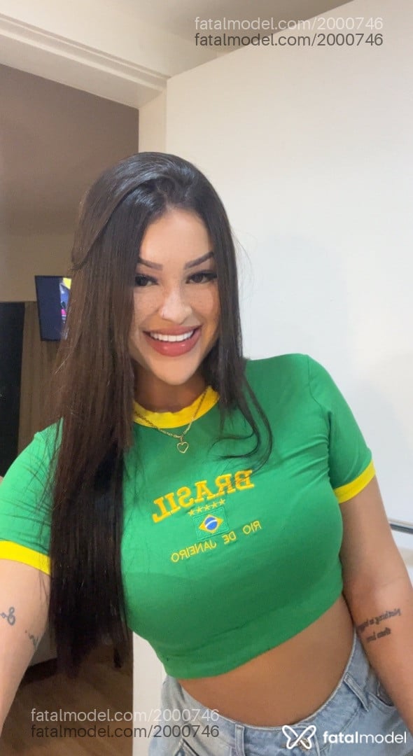 Acompanhante mulher morena (o) de olhos castanhos - Dani Desiree