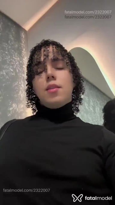 Acompanhante homem com cabelo castanho de olhos castanhos em Vitória da Conquista Acompanhante homem com cabelo castanho de olhos castanhos em Vitória da Conquista - Oliver