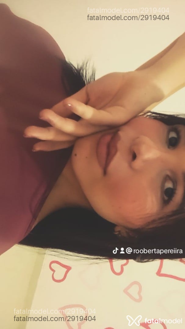 Acompanhante mulher trans morena (o) de olhos castanhos - Roberta Pereira