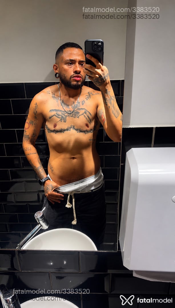 Acompanhante homem trans morena (o) de olhos castanhos em Niterói - Victor Araújo