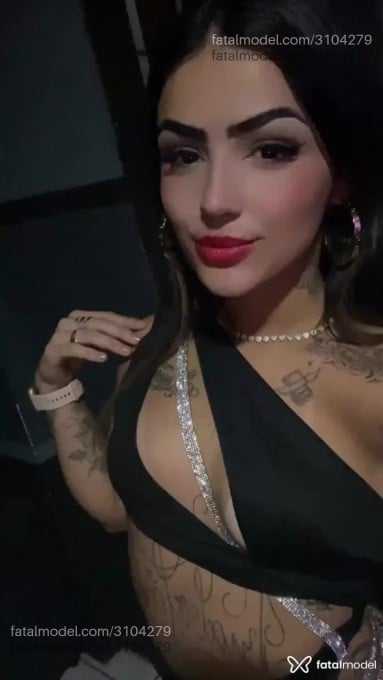 Acompanhante mulher com cabelo castanho de olhos castanhos em Parobé - Letycia Vianna