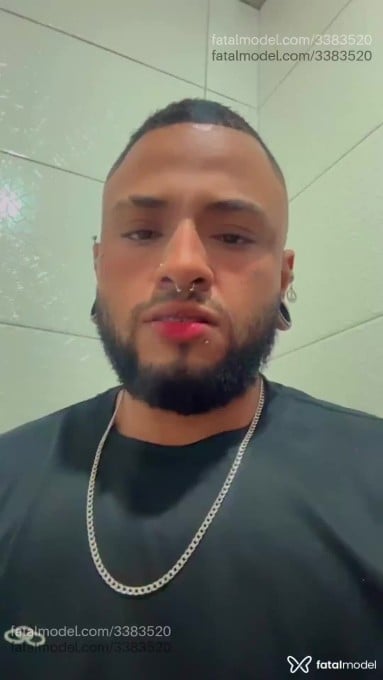 Acompanhante homem trans morena (o) de olhos castanhos em Niterói - Victor Araújo