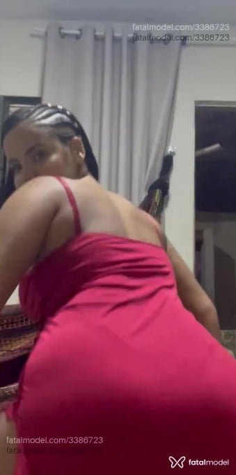 Acompanhante mulher morena (o) de olhos castanhos em Virtual - Merlya