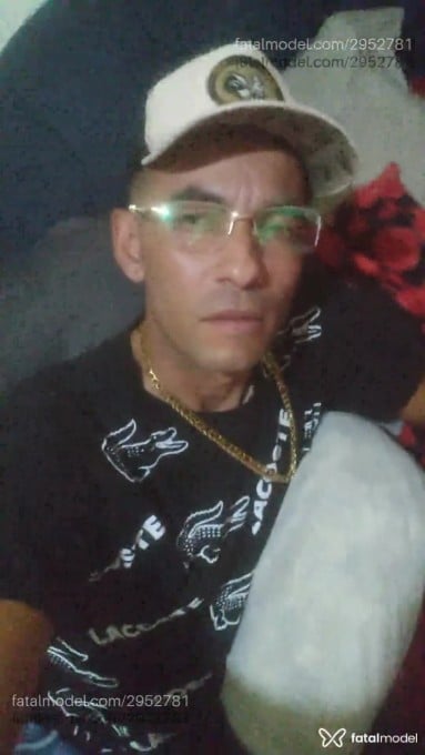 Acompanhante homem com cabelo castanho de olhos castanhos em Foz do Iguaçu - Venecolageno