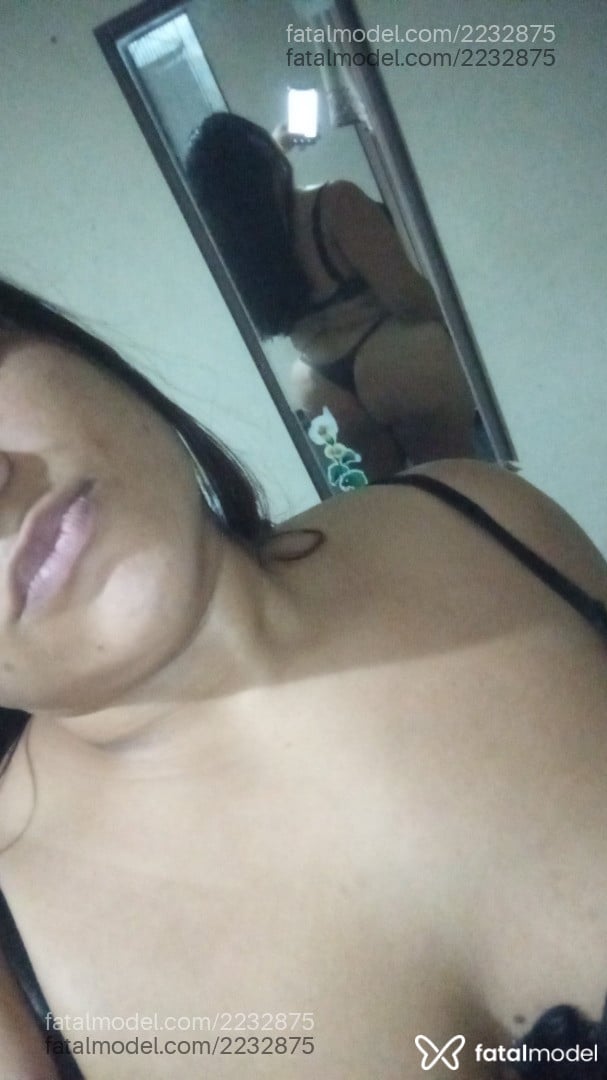Acompanhante mulher com cabelo colorido de olhos pretos em Rio de Janeiro - Stella Belmont