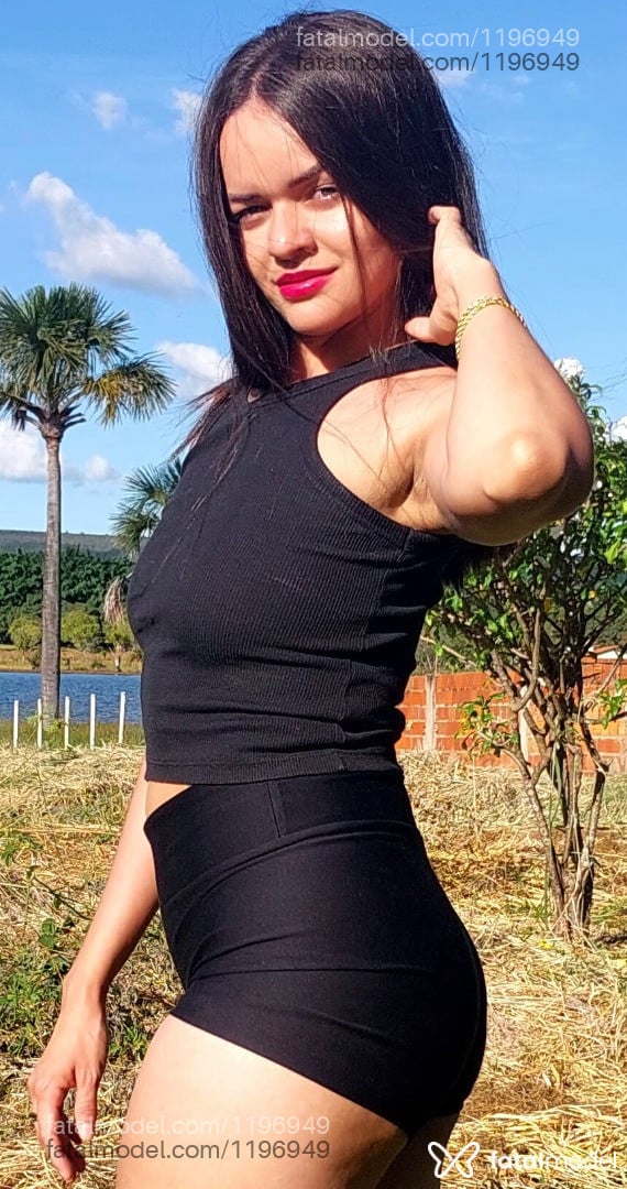 Acompanhante mulher loira (o) de olhos azuis em Virtual - YSA MODELLO