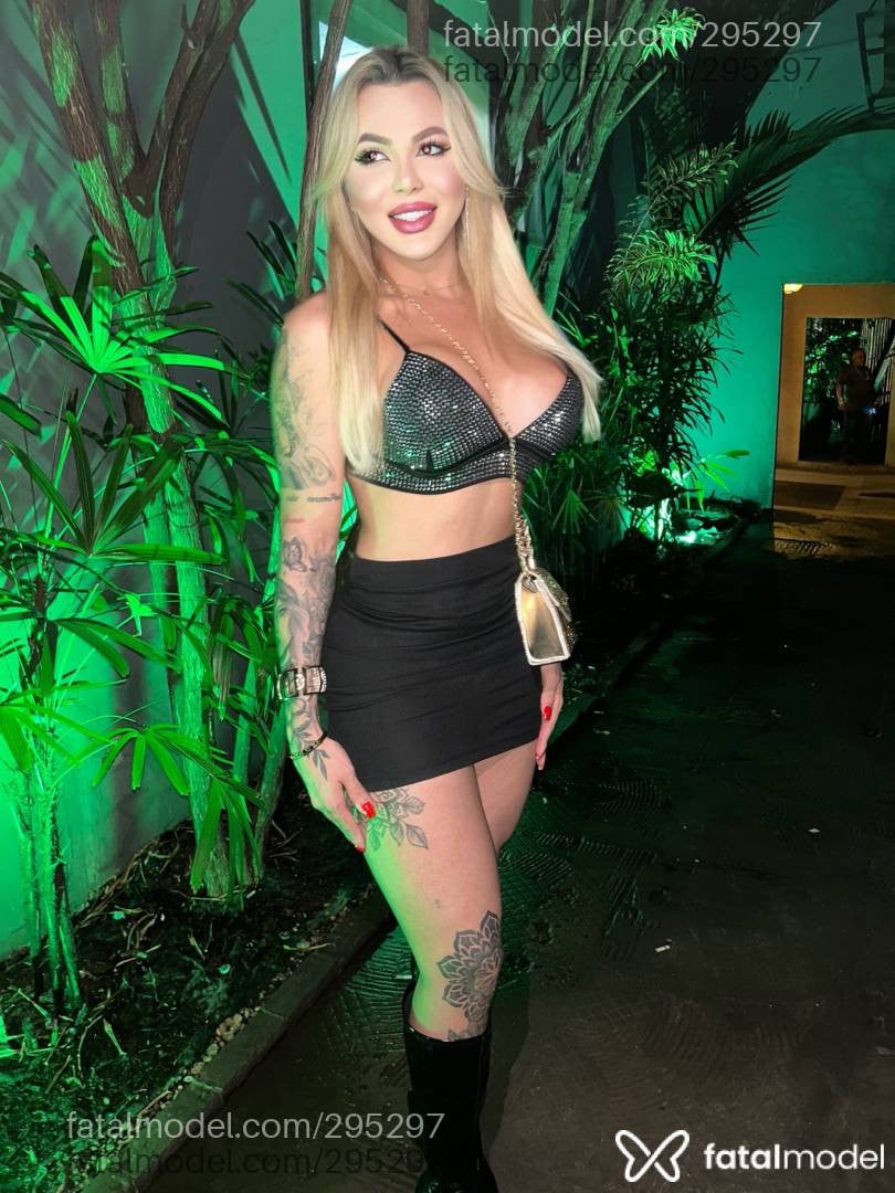 Acompanhante travesti loira (o) de olhos mel - Paty Bittencourt