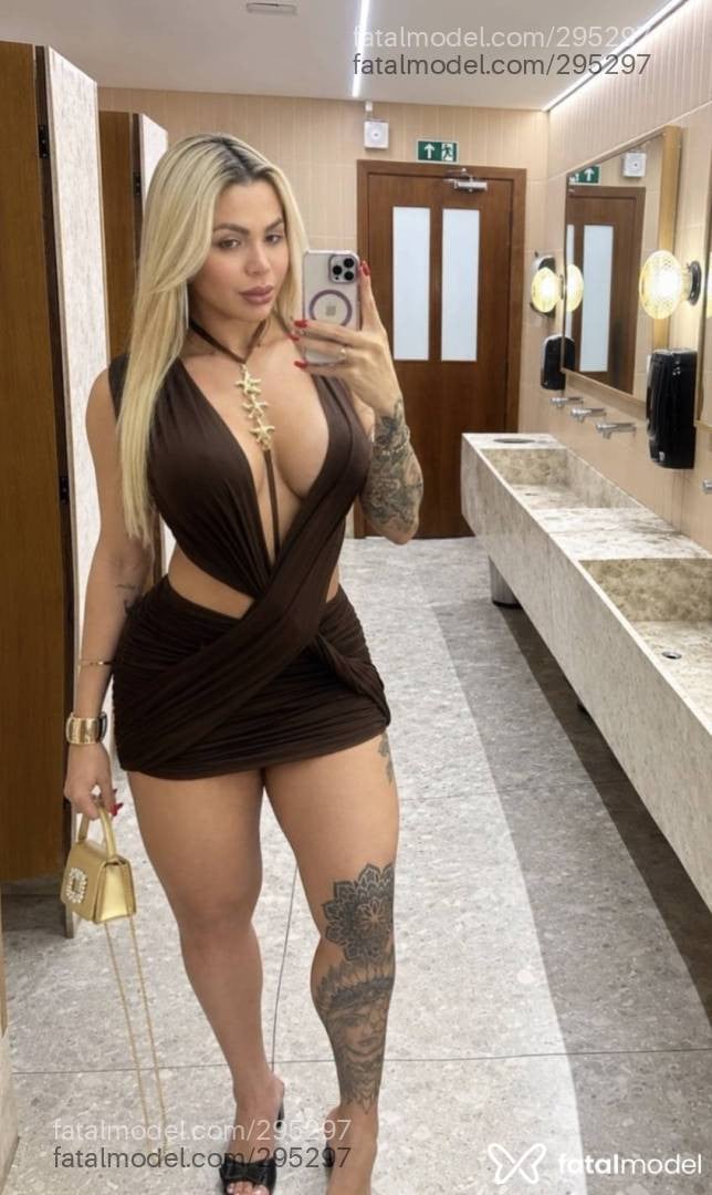 Acompanhante travesti loira (o) de olhos mel - Paty Bittencourt