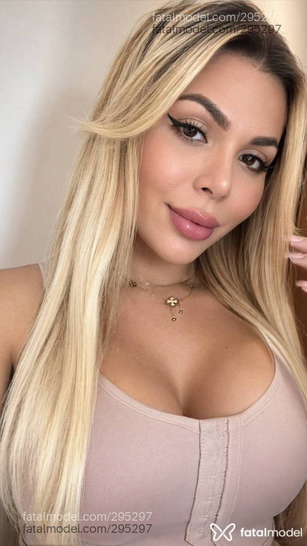 Acompanhante travesti loira (o) de olhos mel - Paty Bittencourt