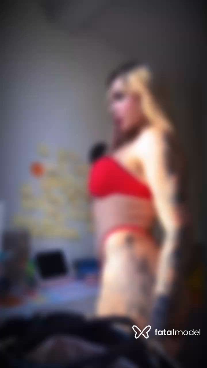 Acompanhante travesti loira (o) de olhos mel - Paty Bittencourt