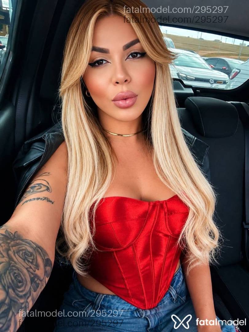 Acompanhante travesti loira (o) de olhos mel em Brasília Acompanhante travesti loira (o) de olhos mel em Brasília - Paty Bittencourt