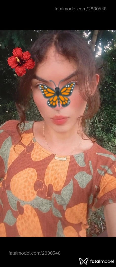 Acompanhante mulher trans com cabelo castanho de olhos castanhos em Videira - Manunes