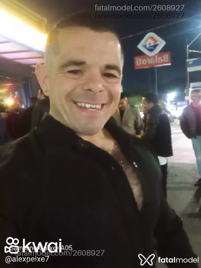 Acompanhante homem morena (o) de olhos castanhos em Balneário Camboriú - Sandro