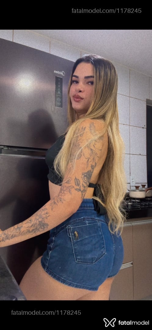 Acompanhante mulher loira (o) de olhos castanhos em Marabá - Melissa