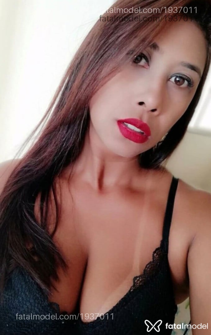 Acompanhante mulher morena (o) de olhos mel em Rio de Janeiro - Gindia