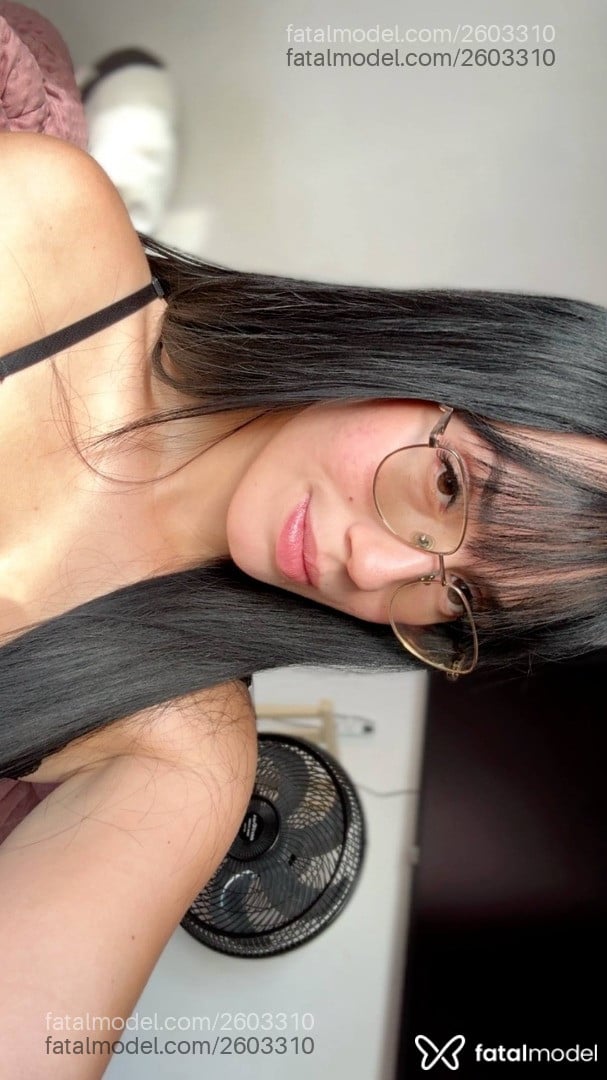 Acompanhante mulher morena (o) de olhos castanhos em Virtual - Vitoria