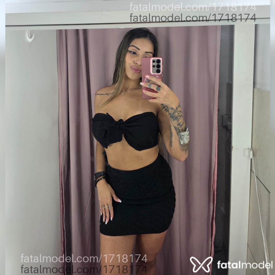 Acompanhante mulher com cabelo castanho de olhos castanhos em Curitiba - Alanahot