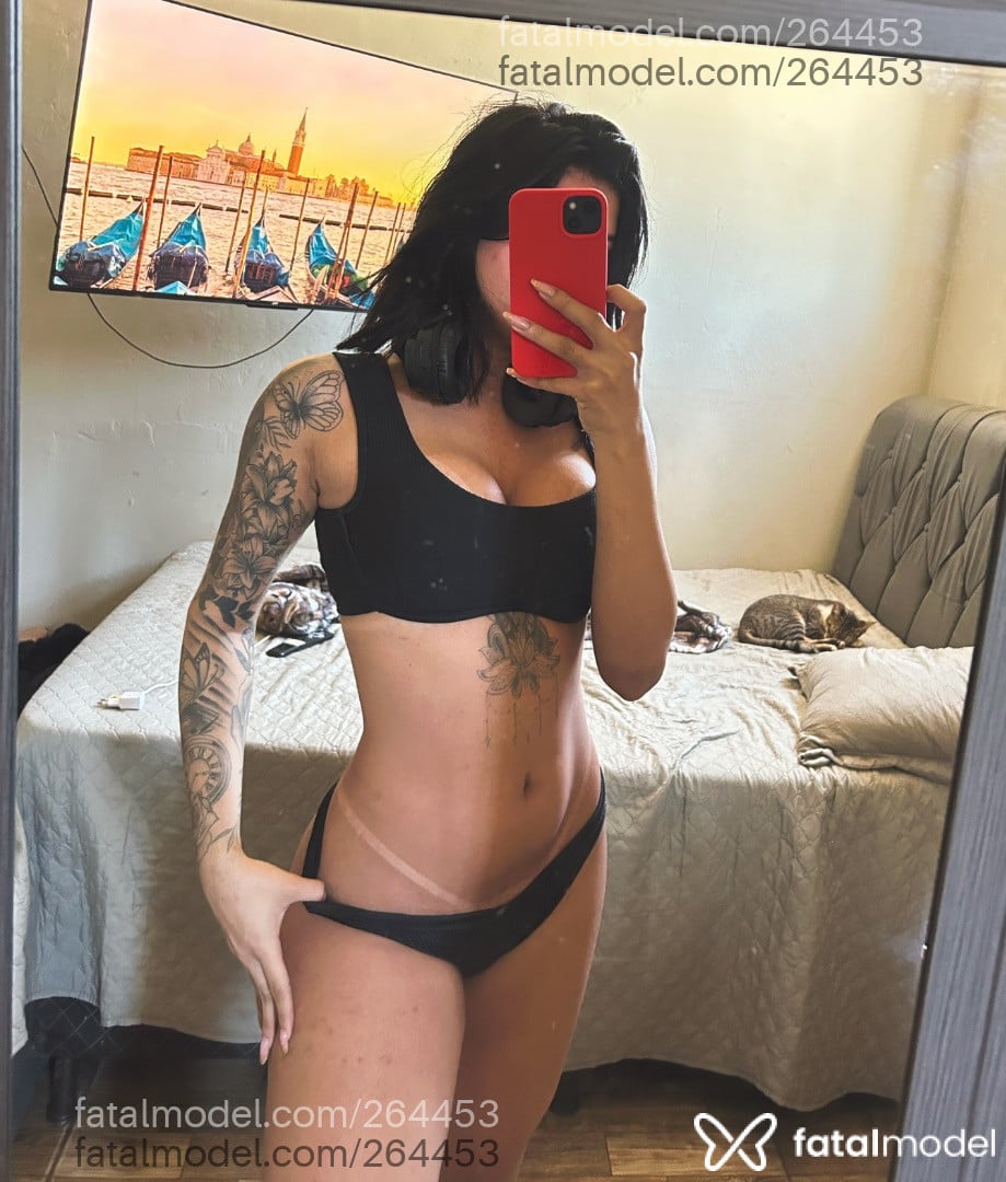 Acompanhante mulher trans morena (o) de olhos castanhos - Eloise Ghanima Acompanhante mulher trans morena (o) de olhos castanhos - Eloise Ghanima