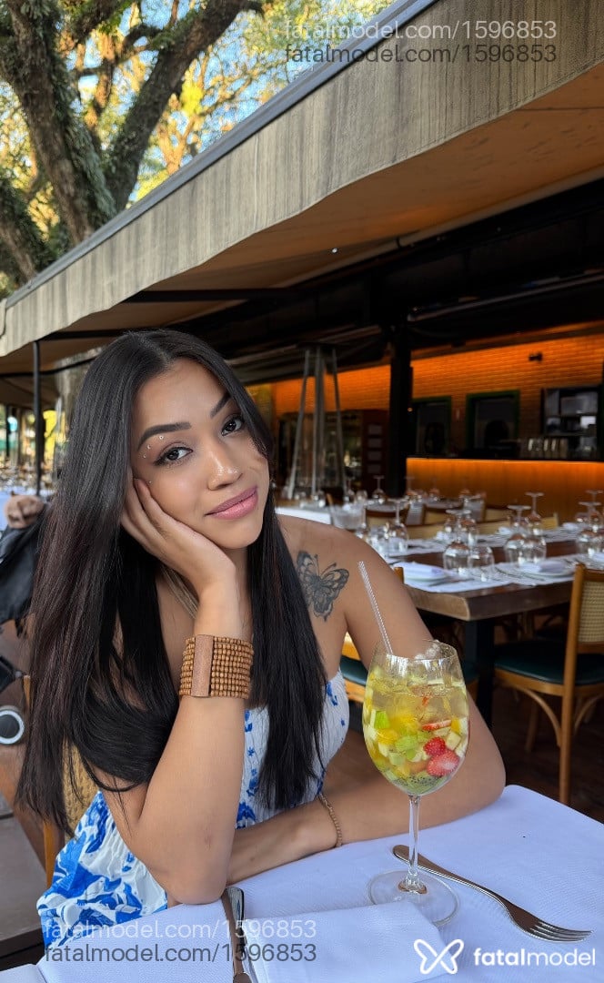 Acompanhante mulher com cabelo castanho de olhos castanhos em São Paulo - Paula Menezes