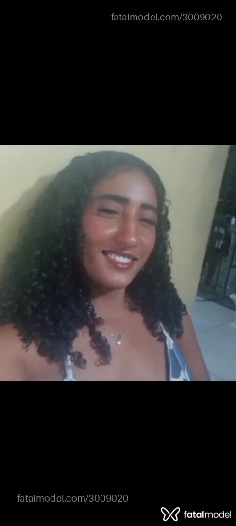 Acompanhante mulher com cabelo castanho de olhos castanhos em Horizonte Acompanhante mulher com cabelo castanho de olhos castanhos em Horizonte - Moana