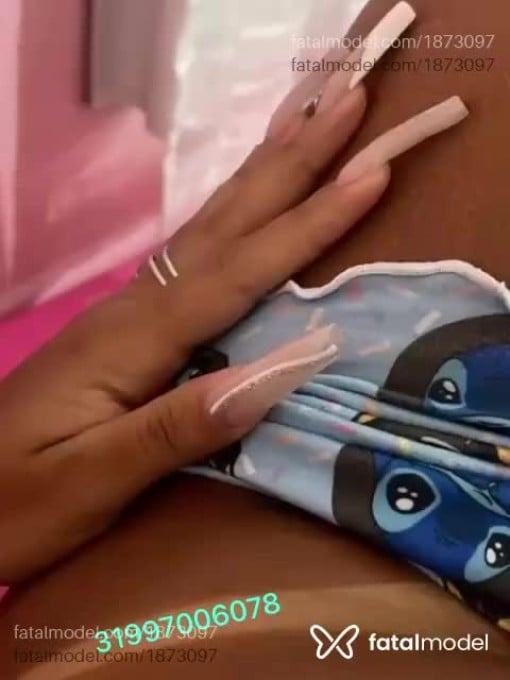 Acompanhante mulher morena (o) de olhos pretos em Barbacena Acompanhante mulher morena (o) de olhos pretos em Barbacena - Júlia Mendes